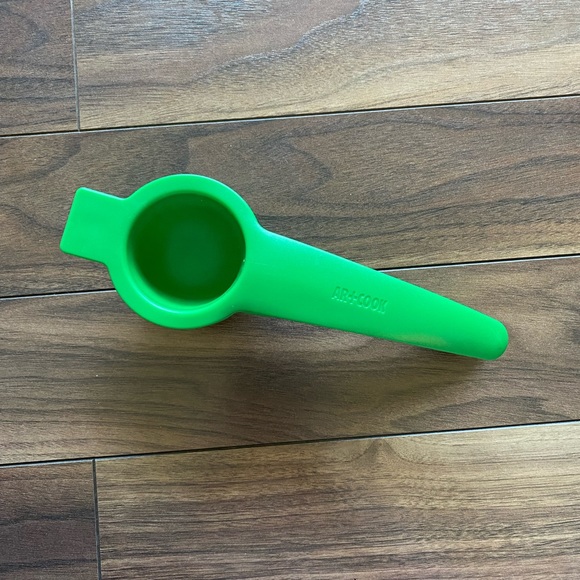 Art + Cook Citrus Squeezer - Picture 2 of 2